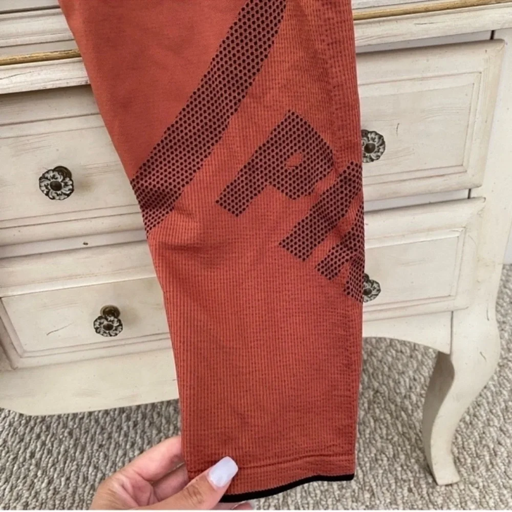 PINK Victoria’s Secret Yoga Leggings - Picture 4 of 7